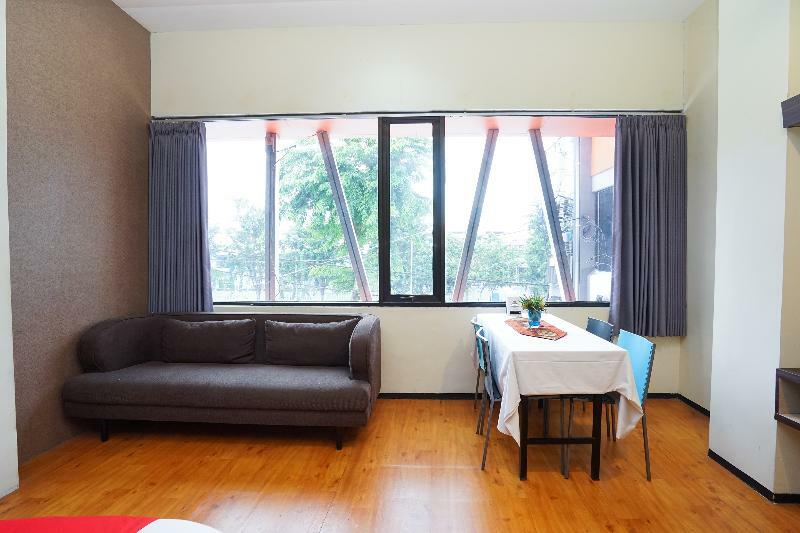 Oyo 275 Kita Hotel Surabaya